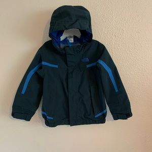 The north face kids coats size 3Y.❤️🍒❤️🍒❤️